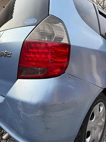 Honda: Honda Fit: 2002 г., 1.3 л, Вариатор, Бензин, Хэтчбэк — 9