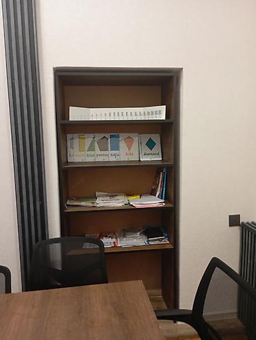 masaüstü ofis seti: Ofis mebeli dəsti - L‑şəkilli iş masası: İki səthin kombinasiyası — 8