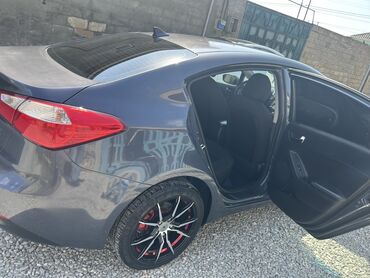 Kia: Kia Forte: 1.8 l | 2015 il Sedan — 11