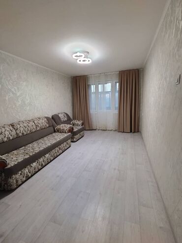 продаю 2х команатную квартиру в 7 мкр: 1 комната, 34 м², 104 серия, 3 этаж, Косметический ремонт