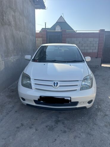 машина буу: Toyota ist: 2003 г., 1.5 л, Автомат, Бензин, Хэтчбэк