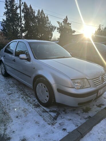 Volkswagen: Volkswagen Bora: 2003 г., 1.6 л, Механика, Бензин, Седан