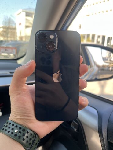 Apple iPhone: IPhone 14, Б/у, 128 ГБ, Jet Black, Зарядное устройство, Защитное стекло, Чехол, 89 %