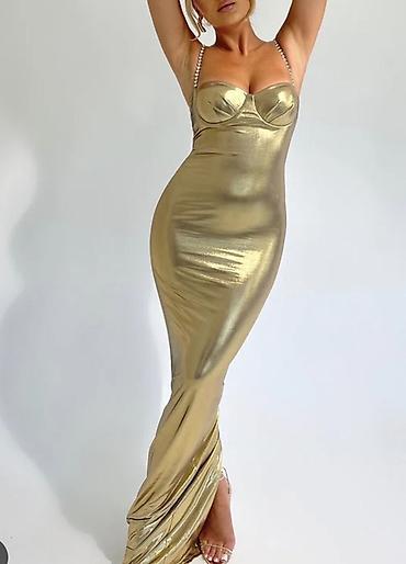 Haljine: 🔥Elegantna večernja haljina sa sjajnim efektom
✅1900 din — 2