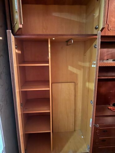 Qonaq otağı dəstləri: İşlənmiş, Dolab, Kredit var, Rumıniya — 5