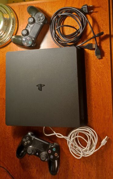 сони плейстейшен 4 куплю: Продаётся PlayStation 4 500gb black. Игровая консоль полностью