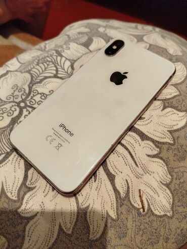 Apple iPhone: IPhone X, Б/у, 32 ГБ, Белый, Зарядное устройство, Чехол, 78 %