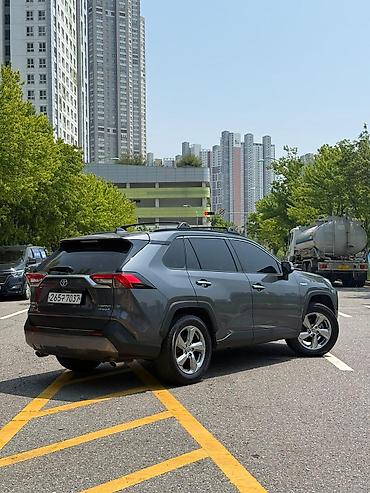 туп: Toyota RAV4: 2021 г., 2.5 л, Автомат, Гибрид, Кроссовер — 4
