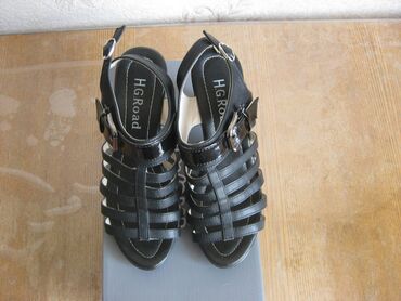 черные классические лаковые лодочки: Туфли 37, цвет - Черный