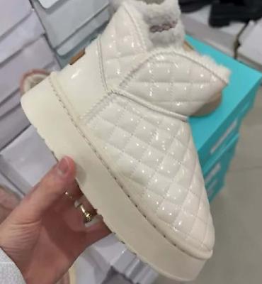 Ugg obuća: Ugg obuća 40, bоја - Bela — 2