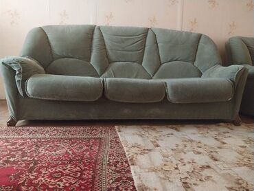 обшивка дивана: Түз диван, Колдонулган