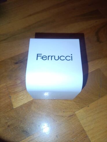 Qol saatları: 140 manata alınıb, təcili pula ehtiyac olduğu üçün 55 manata satılır — 8