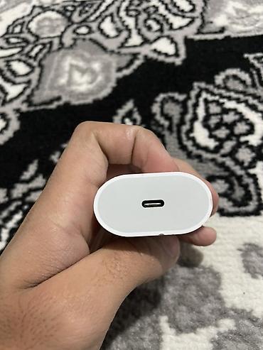smart telefon: Apple USB‑C Güc Adapteri (şarj başlığı) - Güc çıxışı: 20W USB‑C Power — 3