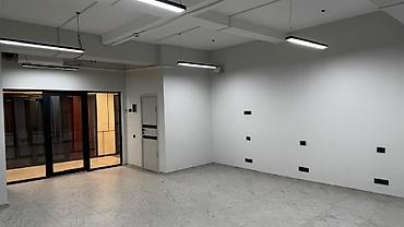 продажа офисов в бизнес центрах: Сдаю Офис,В бизнес центре Роял, С отдельным сан узлом на 5 этаже 25за — 8