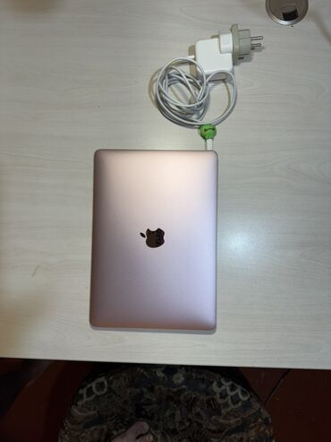 Acura: Apple MacBook (Rose Gold) – nazik və yüngül ultrabook Xüsusiyyətlər