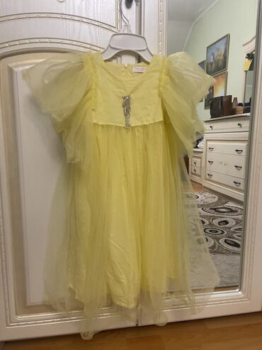 платье из фатина с кружевом: Детское платье, цвет - Желтый, Б/у
