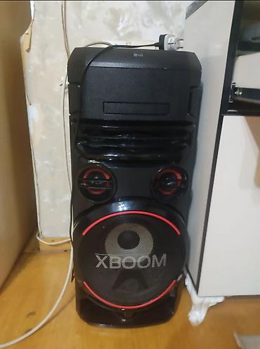 LG XBOOM partnyor səs sistemi - Güclü mono qüllə tipli akustika: iri