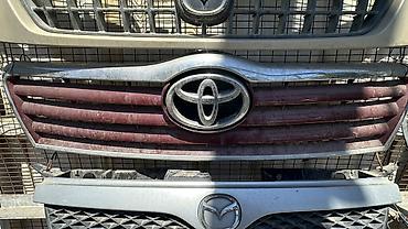 решетка trd: Передняя решётка радиатора Toyota. - Оригинальная деталь с крупным — 1