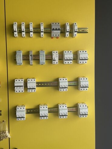 автомат стреляющий орбизами: Elektrik panellərində istifadə üçün nəzərdə tutulmuş, müxtəlif növ