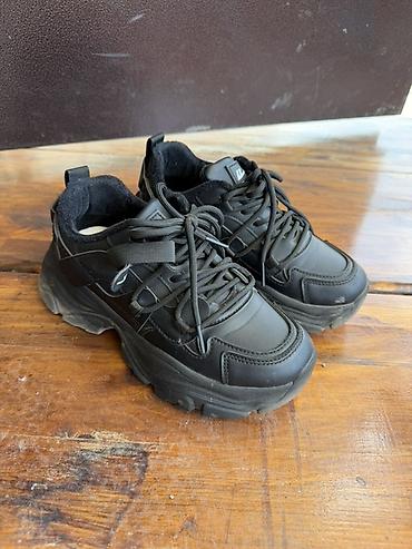 Другая женская обувь: Срочно Набор обуви Среди них есть не ношеные Продаю все одним лотом — 4