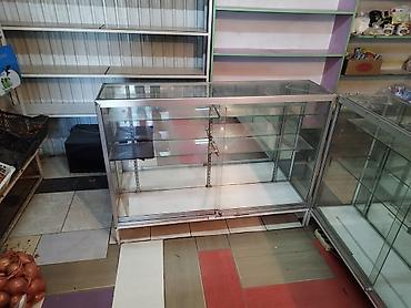 Торговое оборудование: Продаются полки стеллажи для магазин. Стеклянные по 3000 сом — 4
