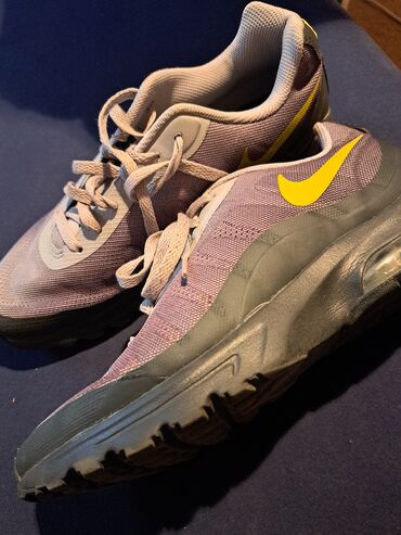 nike air force sa crnim znakom: Patike, Nike, veličina - 43 na lalafo.rs nike air force sa crnim znakom: Patike, Nike, veličina - 43