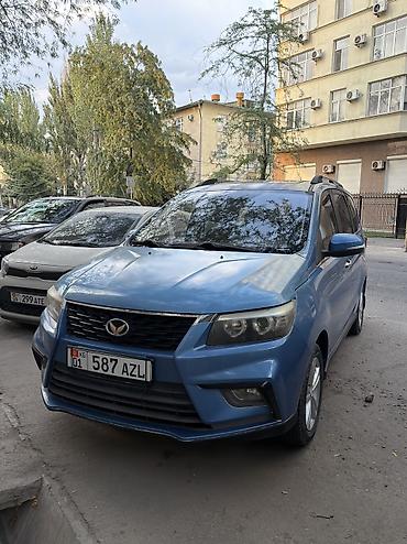 бид е2: BYD : 2021 г., 1.3 л, Механика, Бензин, Минивэн — 4