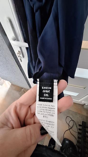 pancir lanac: Teget midi haljina brenda SHEIN Curve, veličina 1XL. Elegantnog je — 4