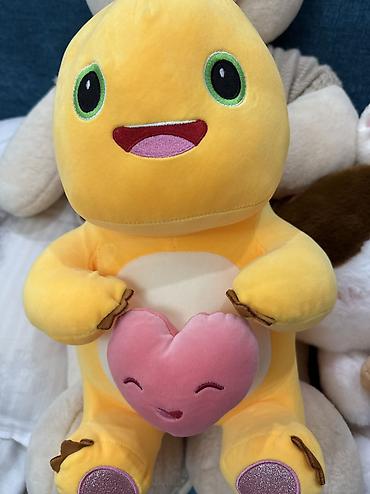 Игрушки: Мягкие игрушки — набор Описание: - Плюшевый котик-бродячка с багетом — 53