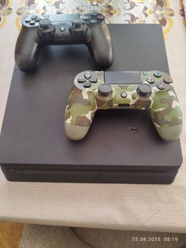 PS4 (Sony Playstation 4): PS4 slimm 500 GB, konsol ən son reviziyadir CUH- 2215, əlavə olaraq 2