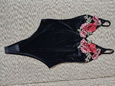 ženske majice za punije osobe: S (EU 36), Floral, color - Black