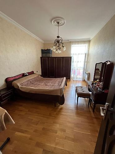 Uzunmüddətli kirayə mənzillər: TƏCİLİ SATILIR. Yasamal rayonu, Füzuli küçəsi, 5 mərtəbəli binanın — 3