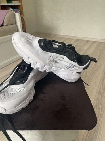 лининг кроссовки зимние: Li Ning в хорошем состоянии почти не носили есть скидка