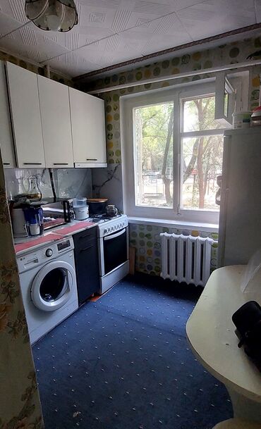 сдаю подьемник: 2 комнаты, 44 м², 104 серия, 1 этаж, Старый ремонт