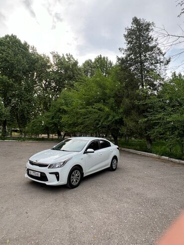 гибрид машина: Kia Rio: 2018 г., 1.4 л, Автомат, Бензин, Седан