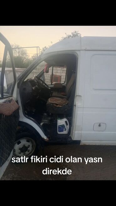 reduktor suretler qutusu: Ağ rəngli yük mikroavtobusu - Korpus: uzun və hündür kuzov, yan