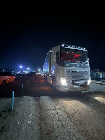 235 60 18 резина: Тягач, Volvo, 2019 г., Шторный