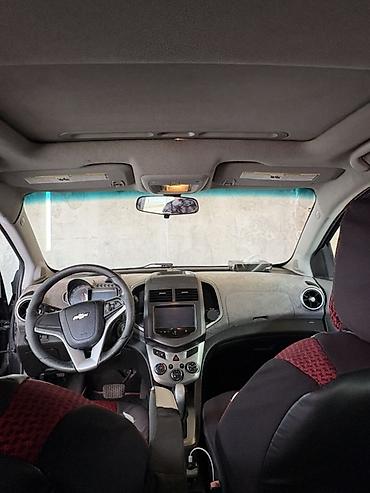 teker 265 35 18: Chevrolet Aveo: 1.6 l | 2014 il 250000 km Sedan — 8