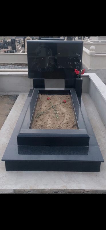Başqa xidmətlər: Hər növ qəbir daşlarının hazırlanması quraşdırılması — 16
