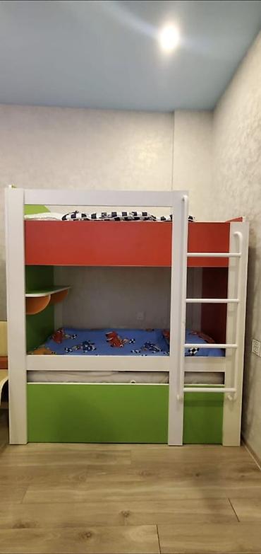 ikea mebel: Uşaq üçün iki mərtəbəli çarpayı - Rənglər: ağ karkas, qırmızı və — 1