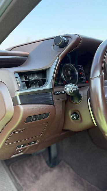 Lexus: Lexus ES: 2020 г., 2.5 л, Гибрид — 8