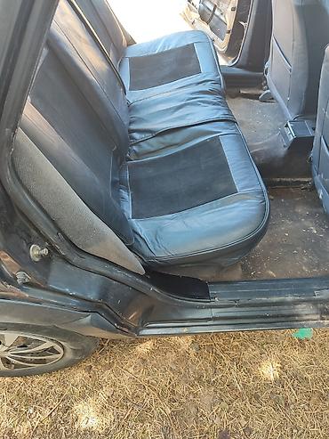 Volkswagen: Volkswagen Passat: 1988 г., 1.8 л, Механика, Бензин, Седан — 5