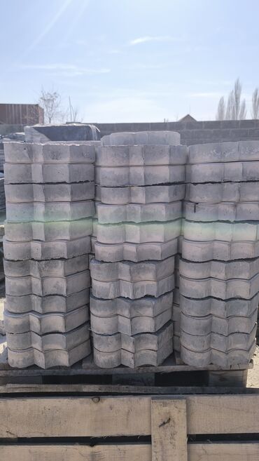 Брусчатка кирпич: Брусчатка кирпич, Для парковки, Бетонная, Прессованная, Новый, Гарантия, Бесплатный выезд, Бесплатная доставка at lalafo.kg — 9 Брусчатка кирпич: Брусчатка кирпич, Для парковки, Бетонная, Прессованная, Новый, Гарантия, Бесплатный выезд, Бесплатная доставка — 9