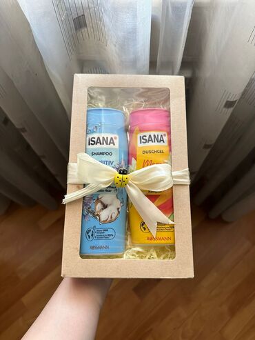 ЛуАЗ: Hediyyelik qutu❤ Qutuya daxildir: dush ucun gel+sac ucun shampun
