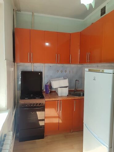 куплю квартиру на 1 этаже под офис: 1 комната, 35 м², 105 серия, 2 этаж, Старый ремонт