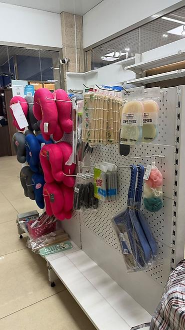 Полки для магазина: ПРОДАЁТСЯ ТОРГОВОЕ ОБОРУДОВАНИЕ ДЛЯ МАГАЗИНА Продаётся комплект — 3