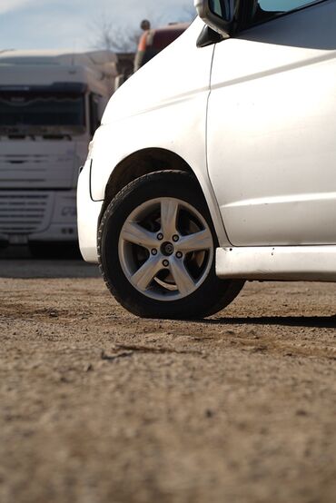 Honda: Honda Stepwgn: 2004 г., 2 л, Автомат, Бензин, Минивэн — 6