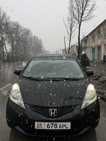 машина на один день: Honda Jazz: 2009 г., 1.3 л, Механика, Бензин, Хэтчбэк