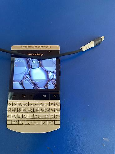 nokia e52: ''Blackberry''P’9981смартфон Б/У 
Хорошем в состояние — 2