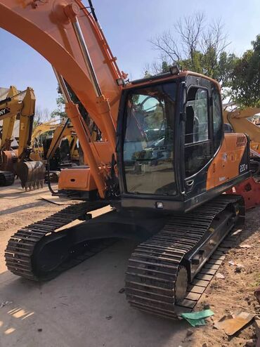 ekskovatorlar: Hyundai 220 ekskavator 2021 model iş saatı 1123.6 saatdır 120 at